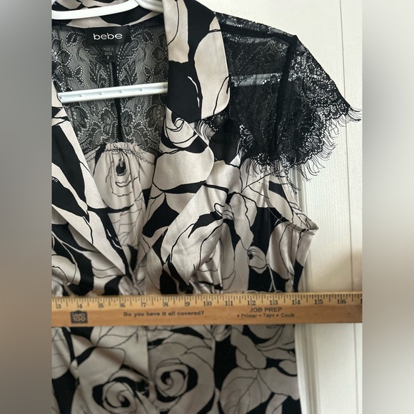 ❤️ 3/$15❤️ Bebe Silk dress - Picture 11 of 13